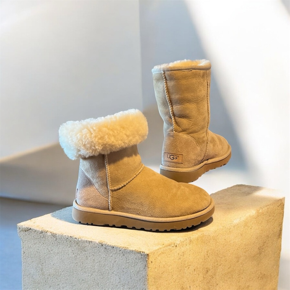 UGG Tan Boots women's 7M Kristabelle Shoes Brown Suede Ankle Bootie